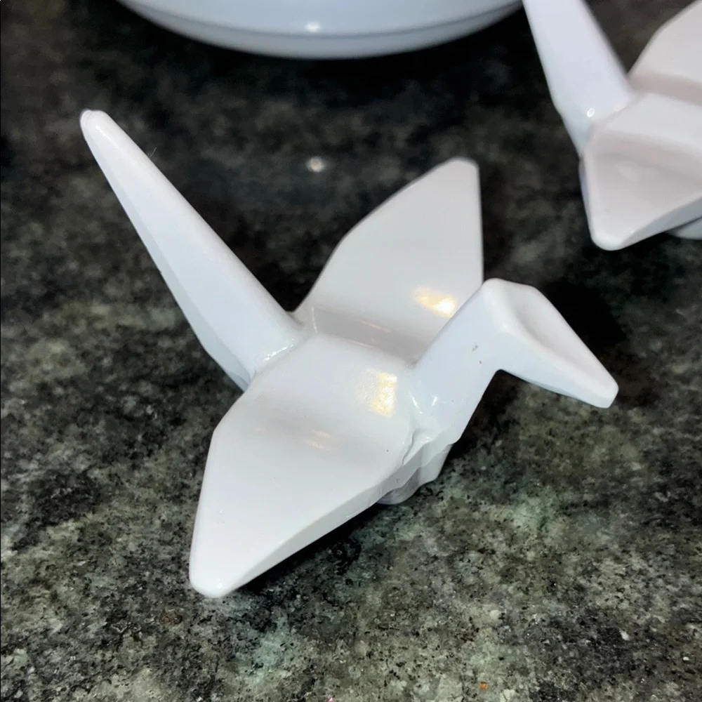 White Melanine Dish Set with Origami Crane Holders  Dip trays & Chopstick rests. - Picture 5 of 5